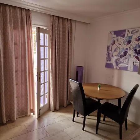 Lavanda Aparthotel 3*