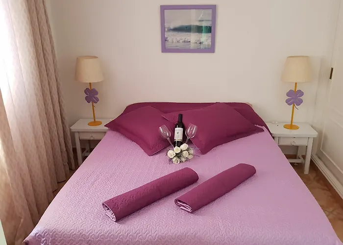 Lavanda Lägenhetshotell